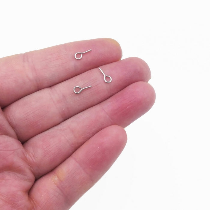 SUPERFINDINGS 4 Stks Messing Schroef Eye Pin Bails Peg voor Groot Gat Kralen Slinger Vorm Metalen Bedels Platina Platina Sluitingen Haken met Eindkappen voor Sieraden Maken SUPERFINDINGS 4 Stks Messing Schroef Eye Pin Bails Peg voor Groot Gat Kralen Slinger Vorm Metalen Bedels Platina Platina Sluitingen Haken met Eindkappen voor Sieraden Maken